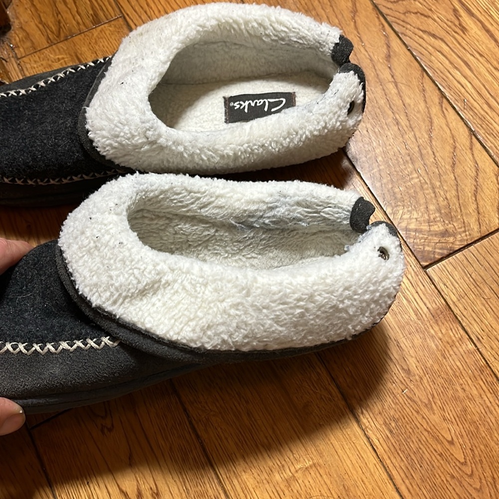 Clarks | women’s slippers with leather upper and Sherpa lining shoe size 8 - Picture 7 of 11